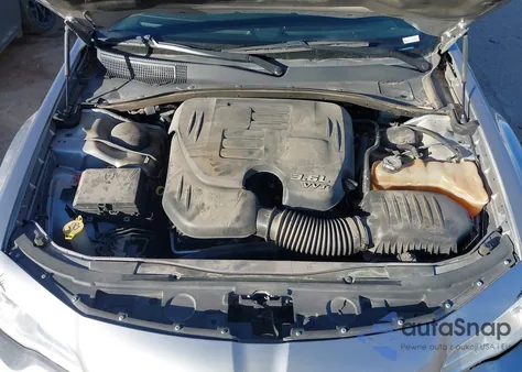 2015 Chrysler 300 Limited z USA, uszkodzony, nr VIN 2C3CCAAG7FH807629